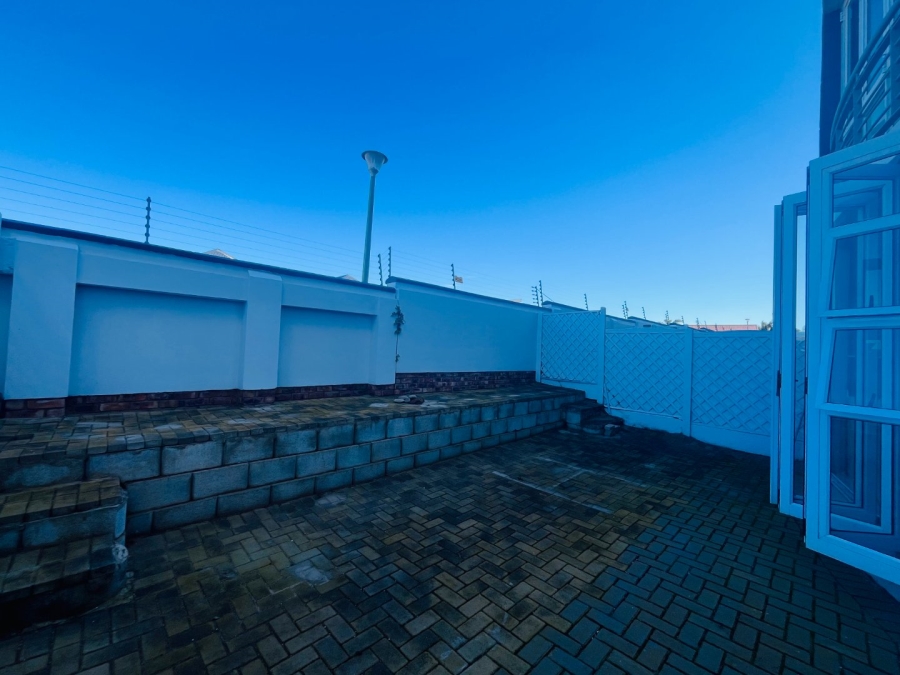 3 Bedroom Property for Sale in Reebok Western Cape